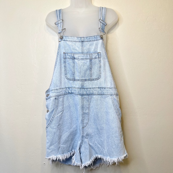 Wild Fable | Factory Distressed Perfect Light Wash Vintage Worn-In Shortalls - Picture 2 of 10